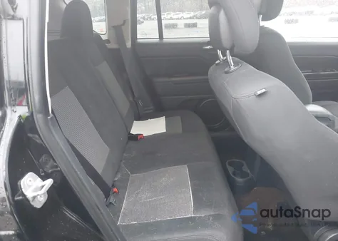 2014 Jeep Compass Sport из США, поврежденный, VIN 1C4NJDBB4ED822504